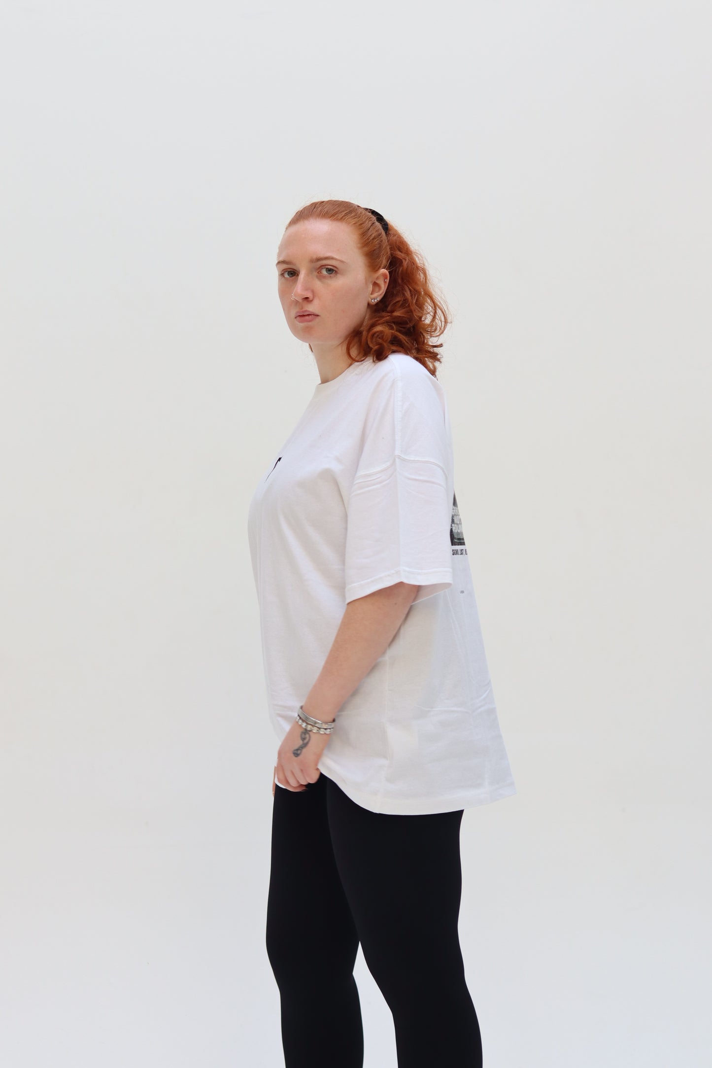 CONFFIDENS Premium Oversized T-shirt